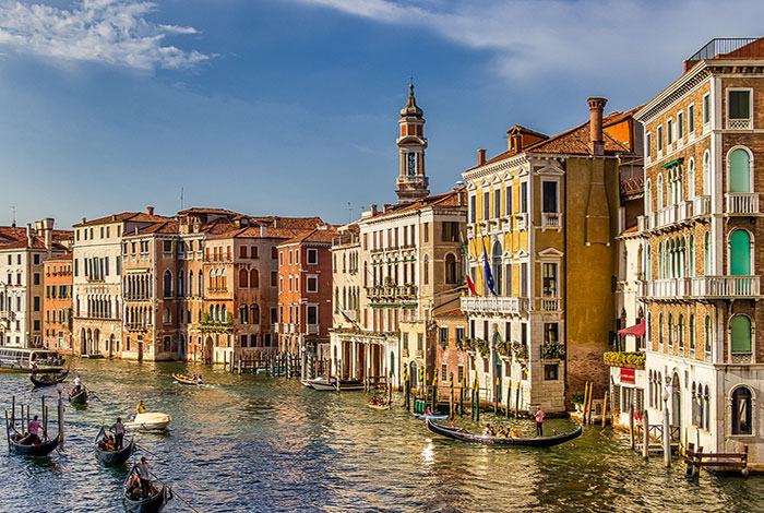 Italy - Barge Lady