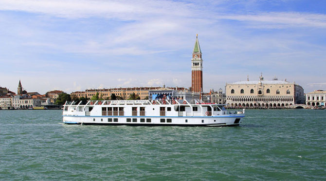 Italy - Barge Lady